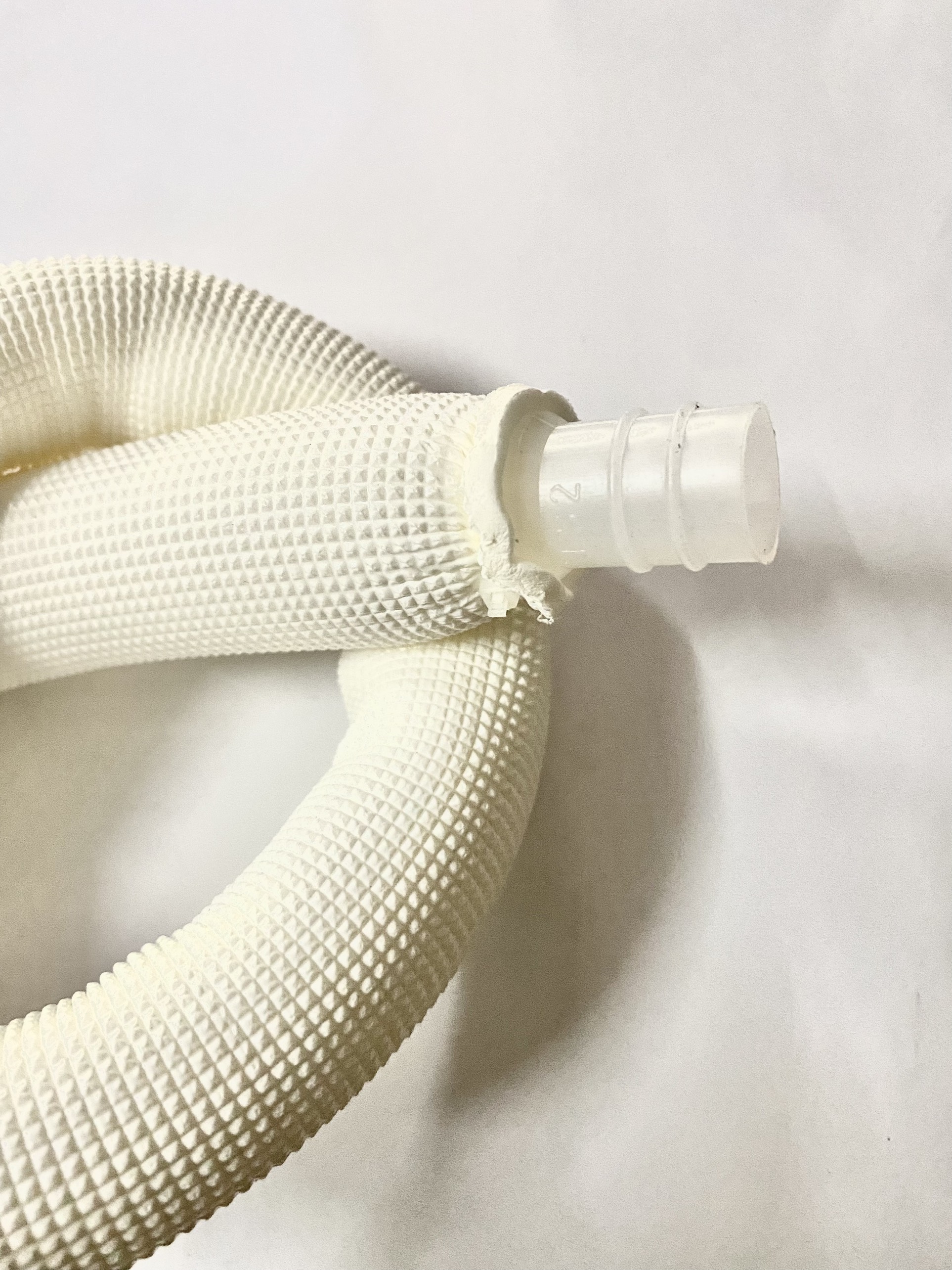 Ống thoát nước đầu lạnh điều hòa máy lạnh