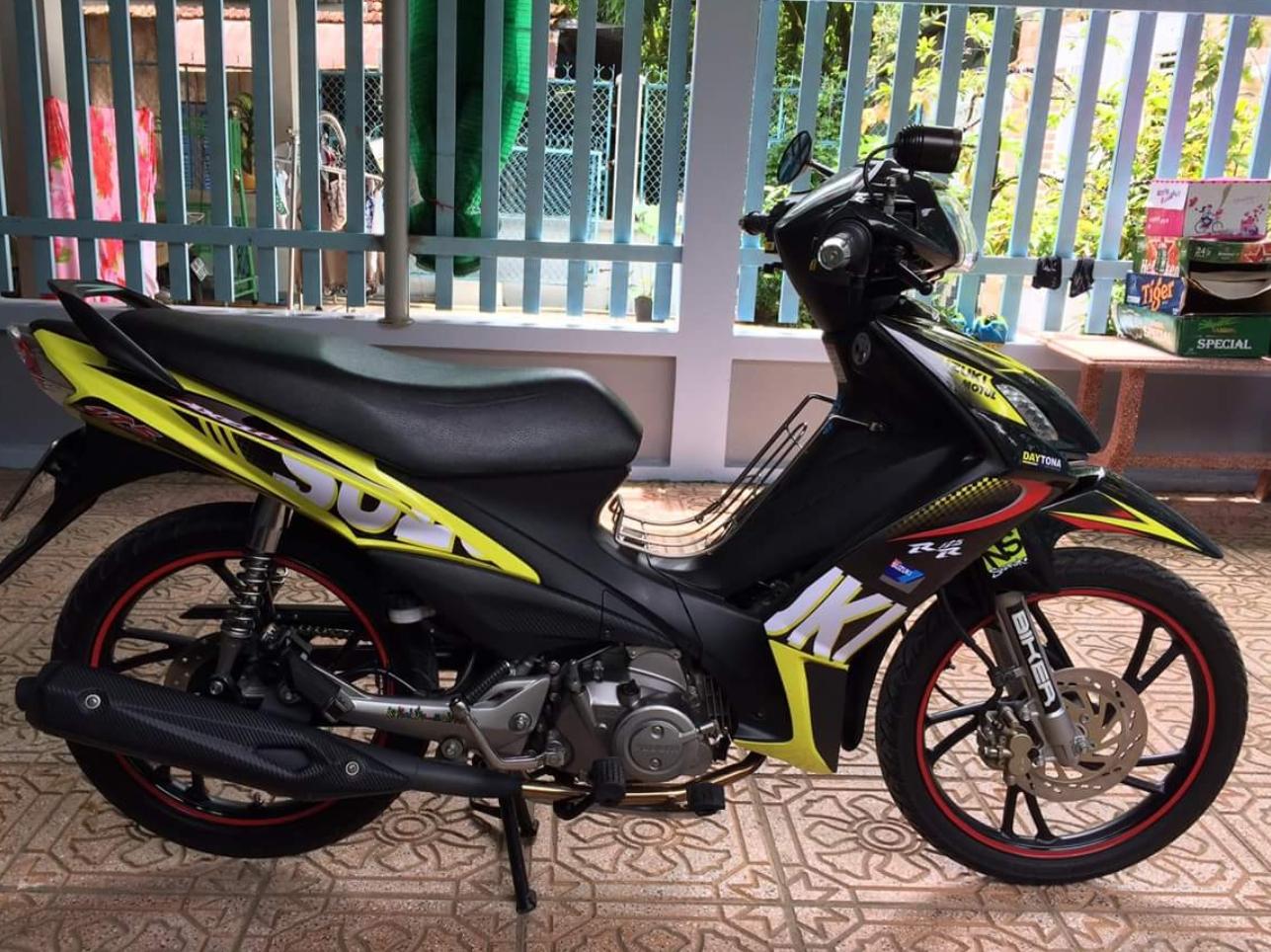 Tem rời axelo chữ suzuki vàng đen