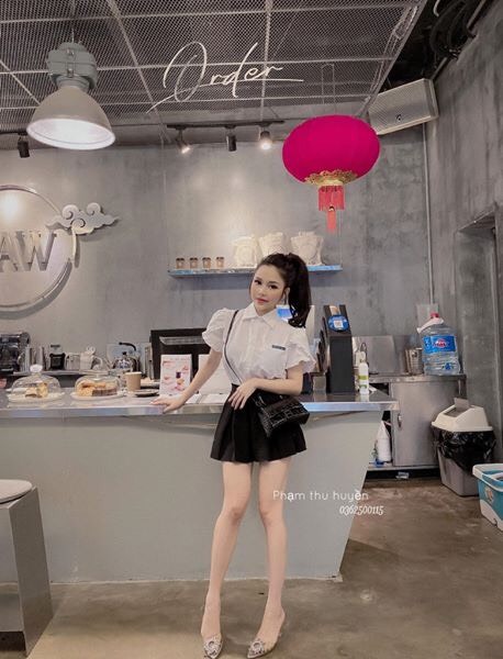Áo sơ mi cộc tay viền bèo điệu đà
