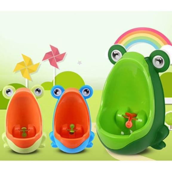 Bô đứng tiểu cho bé trai