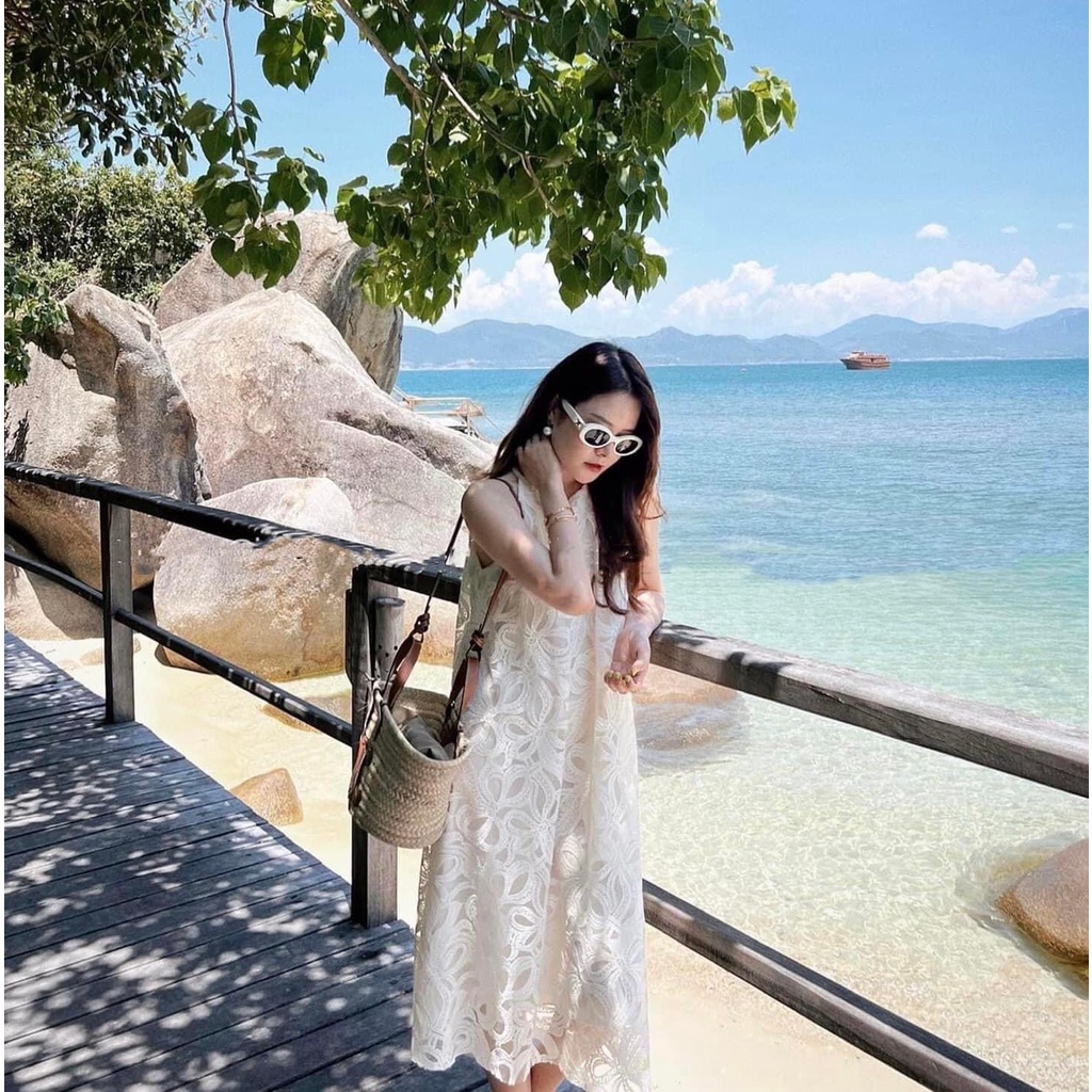 Đầm ren cổ yếm 2 dây họa tiết nơ 158