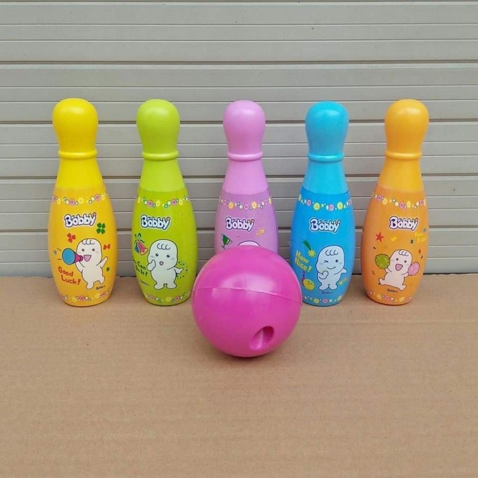 [HCM]Bộ boling sắc màu quà tặng từ Bobby chất liệu nhựa dẻo không bị méo khi va đập an toàn cho trẻ khi sử dụng