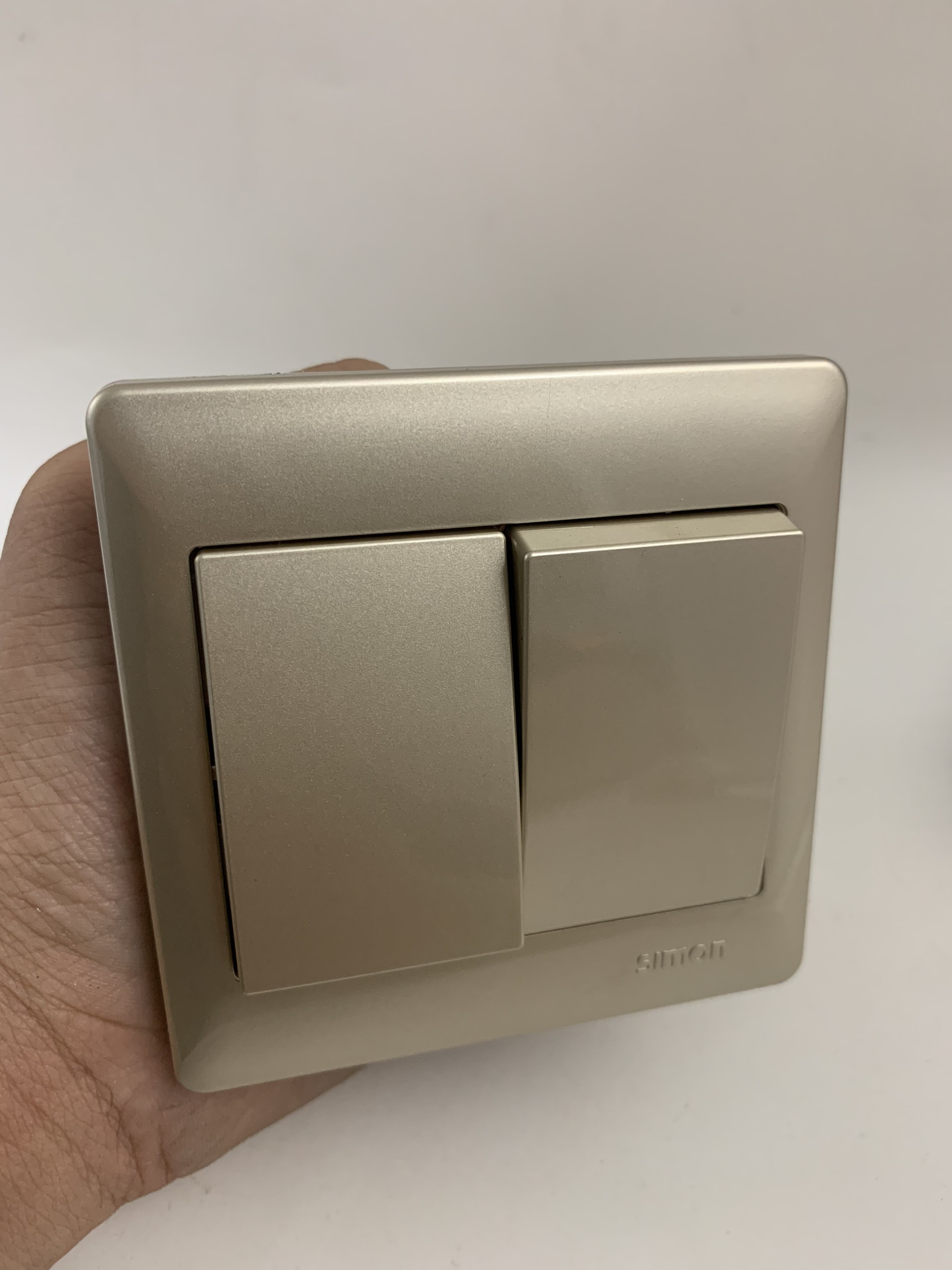 Bộ công tắc đôi chuẩn vuông một chiều Simon Series 50 51021B