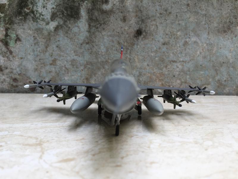[HCM]Mô hình Máy bay F-16C/D 1:72