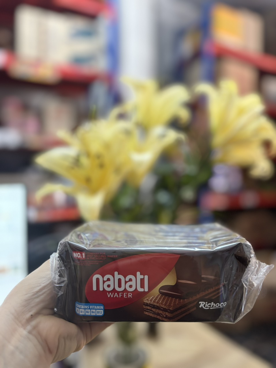 Lốc 10 gói bánh xốp Nabati vị phô mai/chocolate/Phúc bồn tử 17g