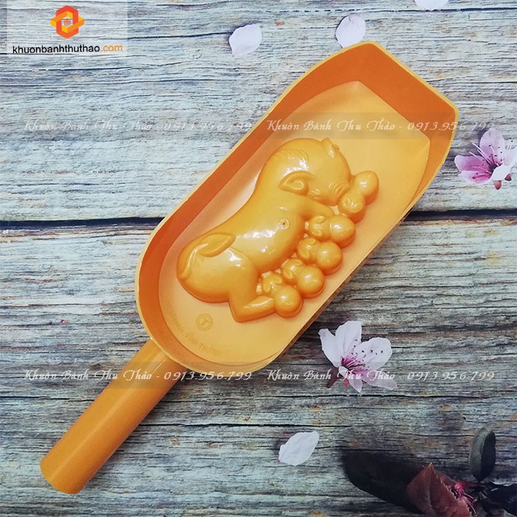Khuôn bánh trung thu gõ heo bầy 250g