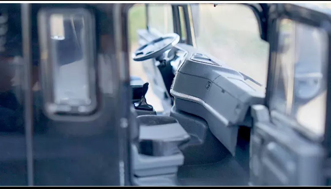 Xe mô hình đầu kéo container JAC A5 hợp kim 1:24