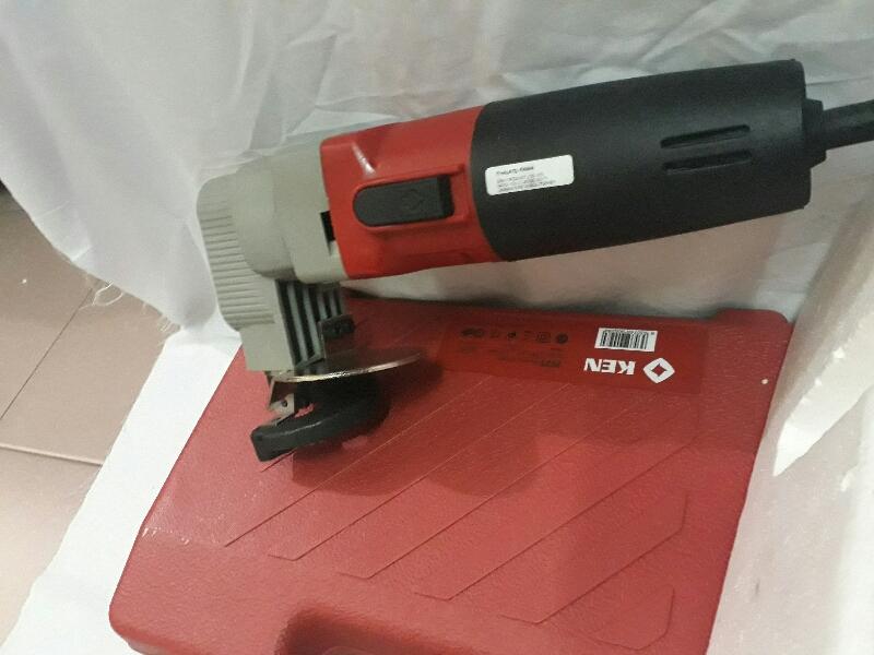 Máy cắt tole Ken 2625 (500W)