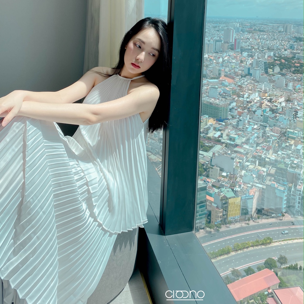 CIGNO- SET áo cổ yếm, chân váy dập ly lụa FIDELIA