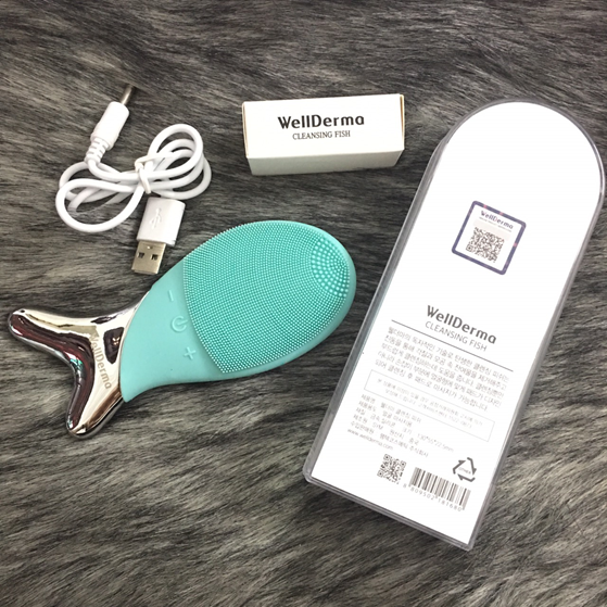 [FreeshipMax] MÁY RỬA MẶT CÁ WELLDERMA CLEANSING FISH [May Rua Mat] - Lisa Cosmetic