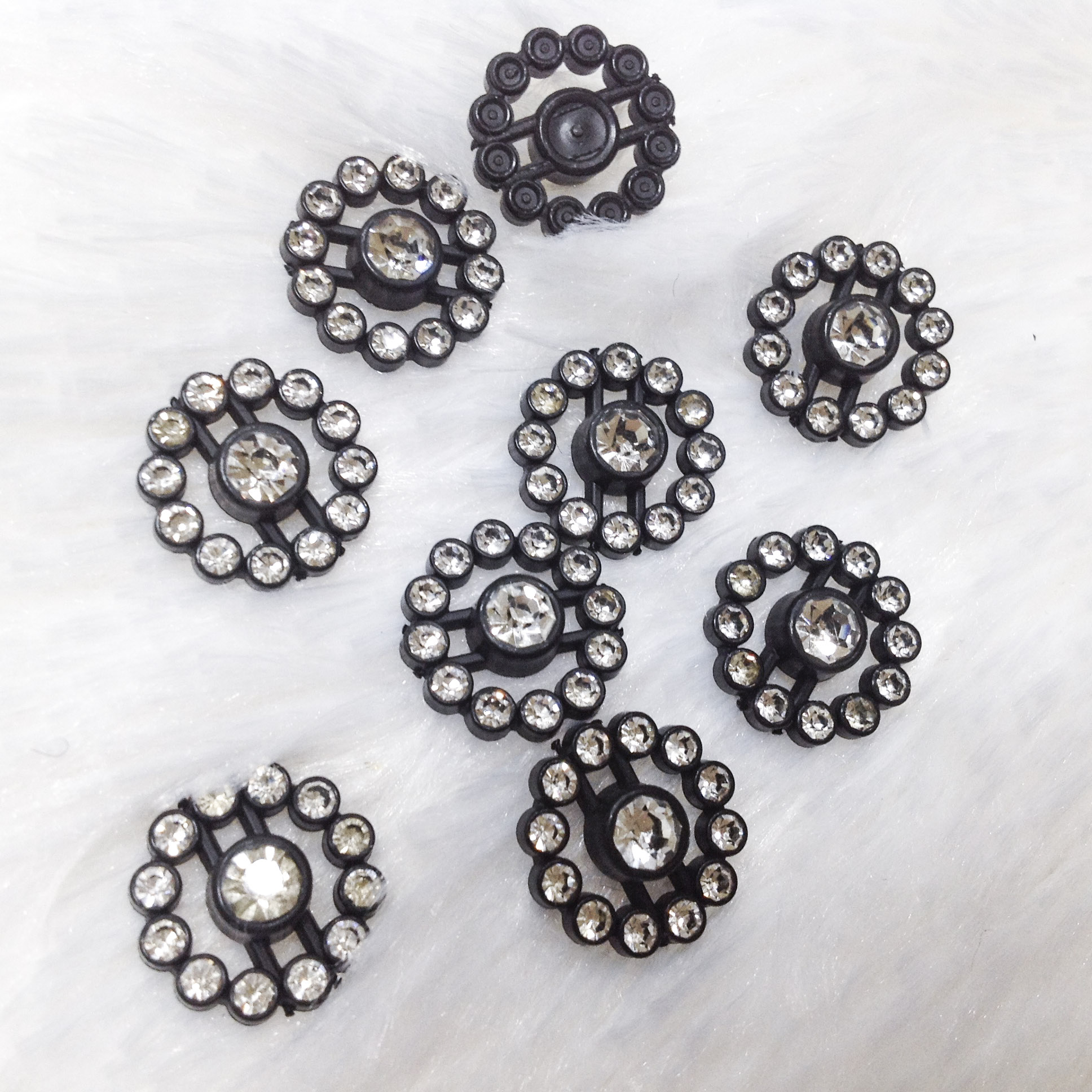 5 PCs 3D pearly mussel rhinestone beaded round edge Pearl [pack of 5 beads] Square rhinestone bling decor luxury clothing decor