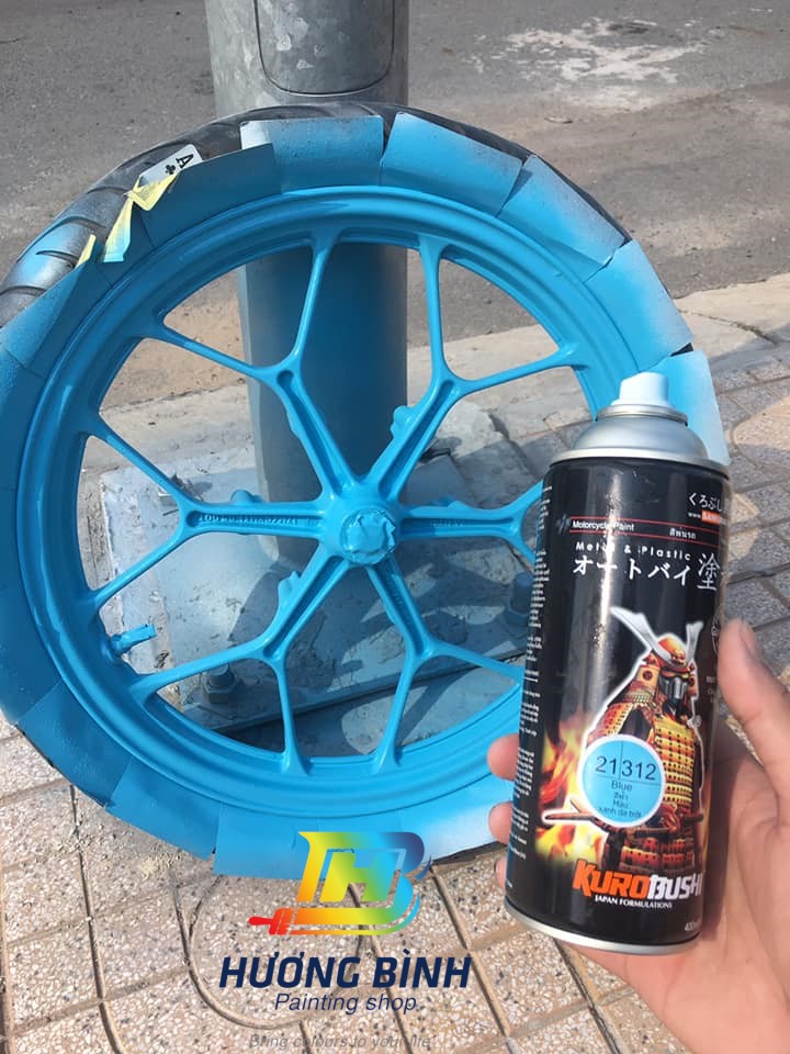 Sơn xịt Samurai màu Xanh Da Trời - 312 (400ml) (có khả năng kháng xăng A92, A95)