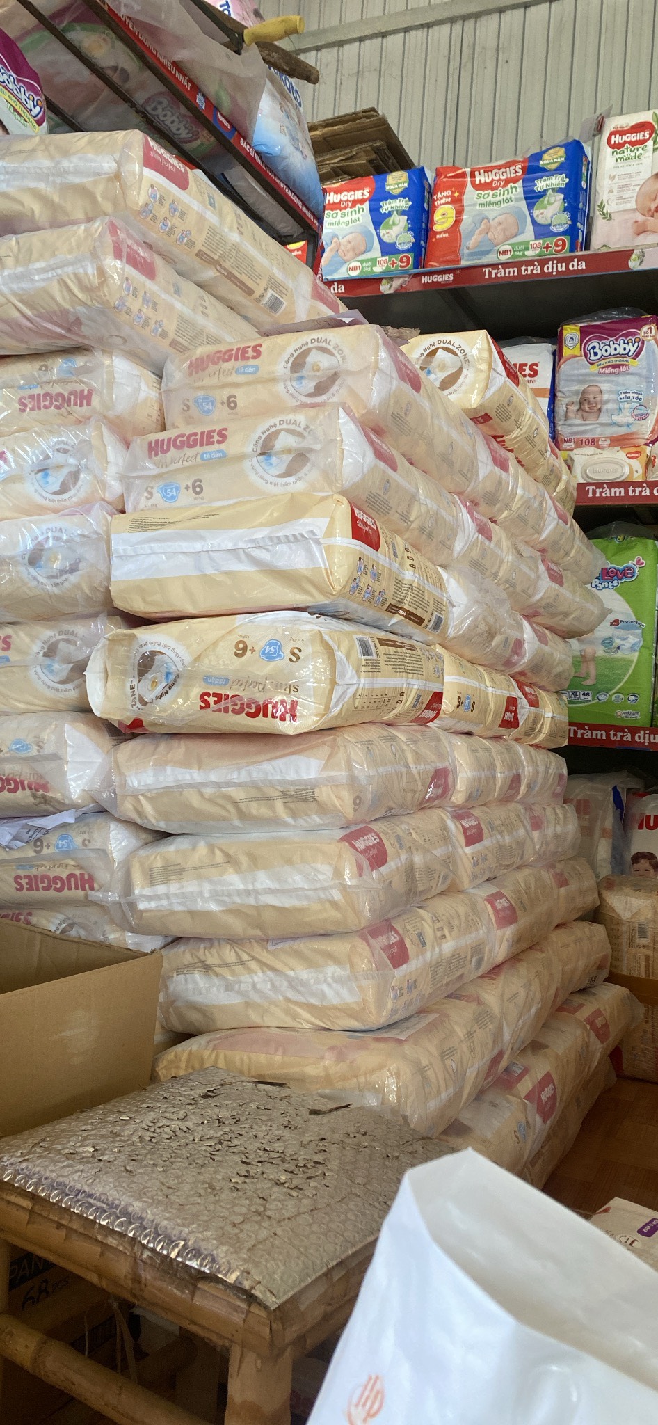 Tã/Bỉm Dán Sơ Sinh Huggies S80+2 (4-8kg)
