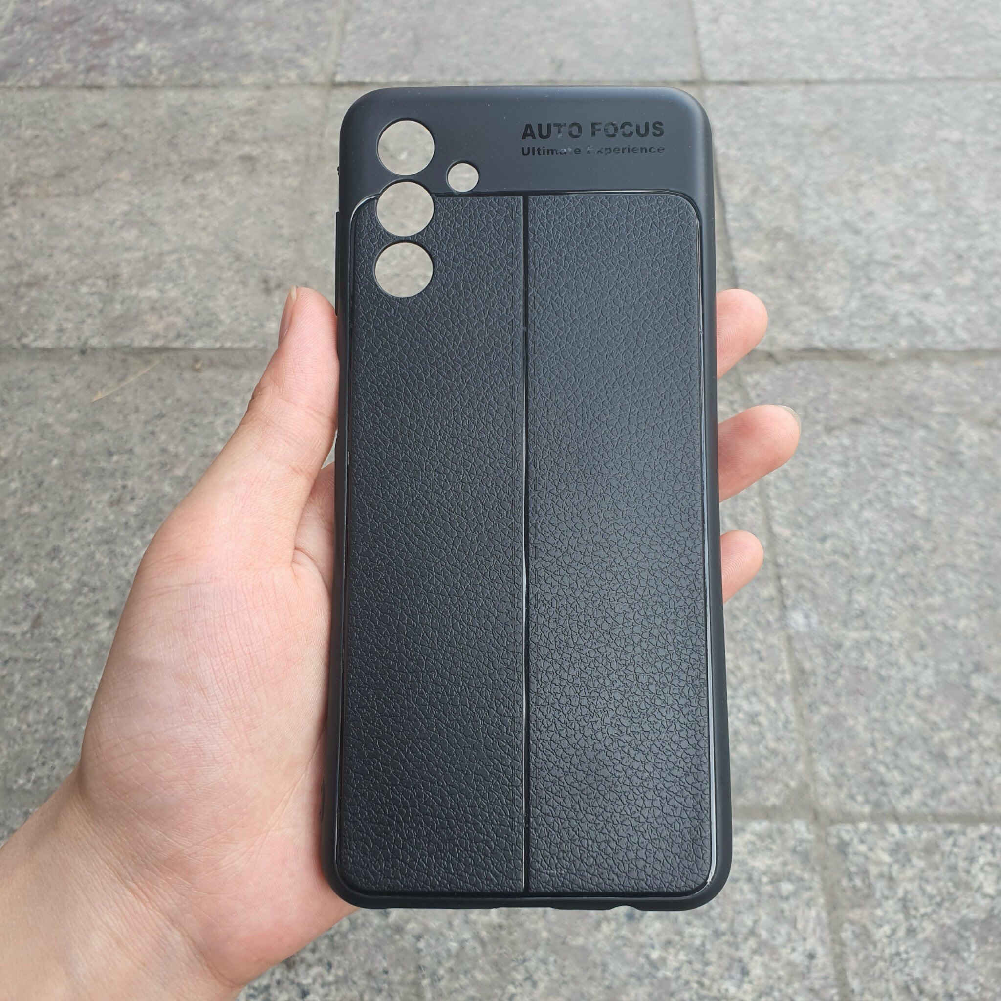 Ốp lưng dẻo đen vân AutoFocus dành cho Samsung Galaxy A04s.