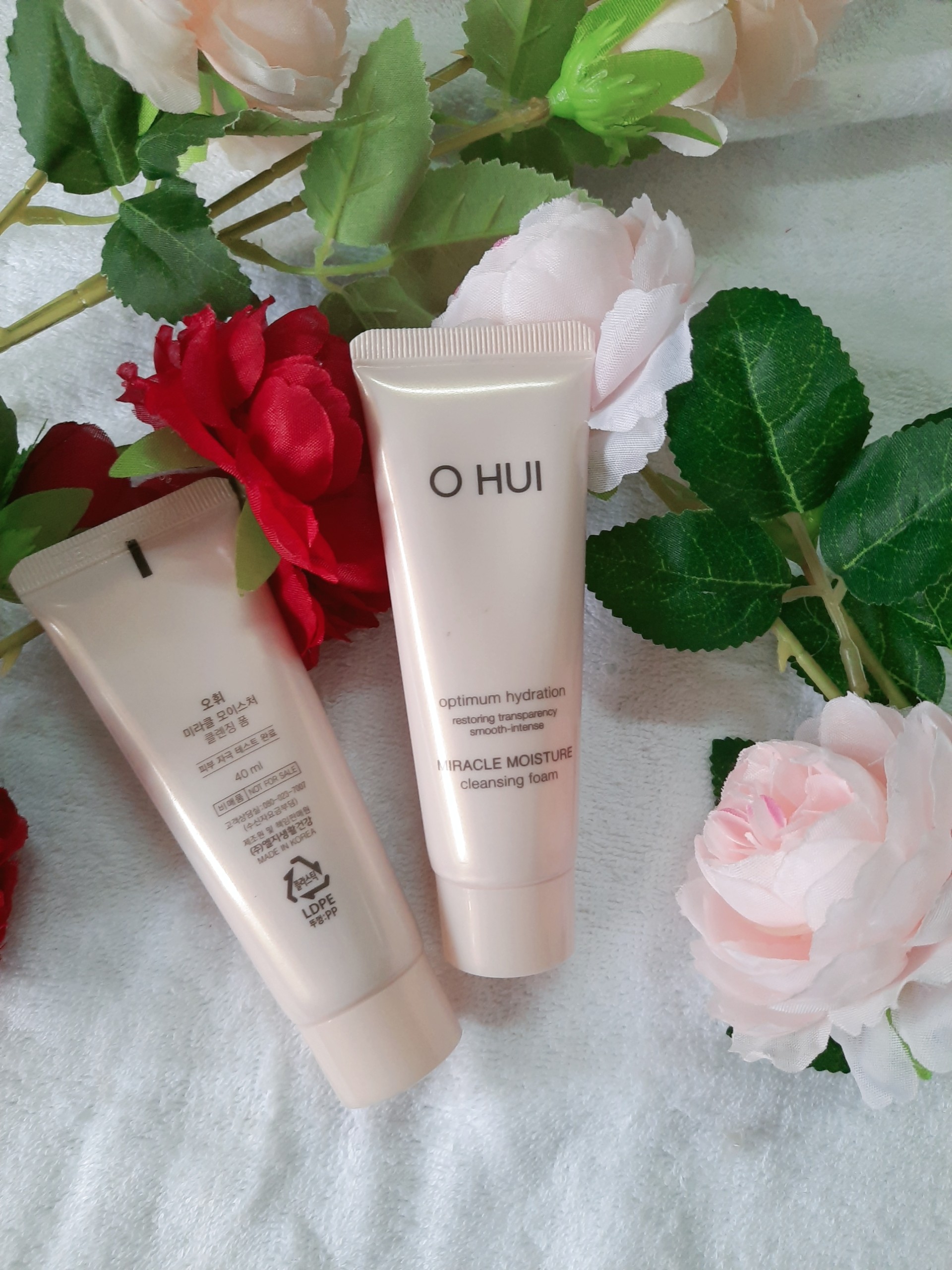 [HCM]Sữa rửa mặt Ohui Miracle Moisture Cleansing Foam Optimum Hydration 40ml