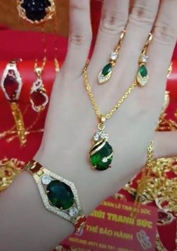 Bộ trang sức đá xanh hình tròn