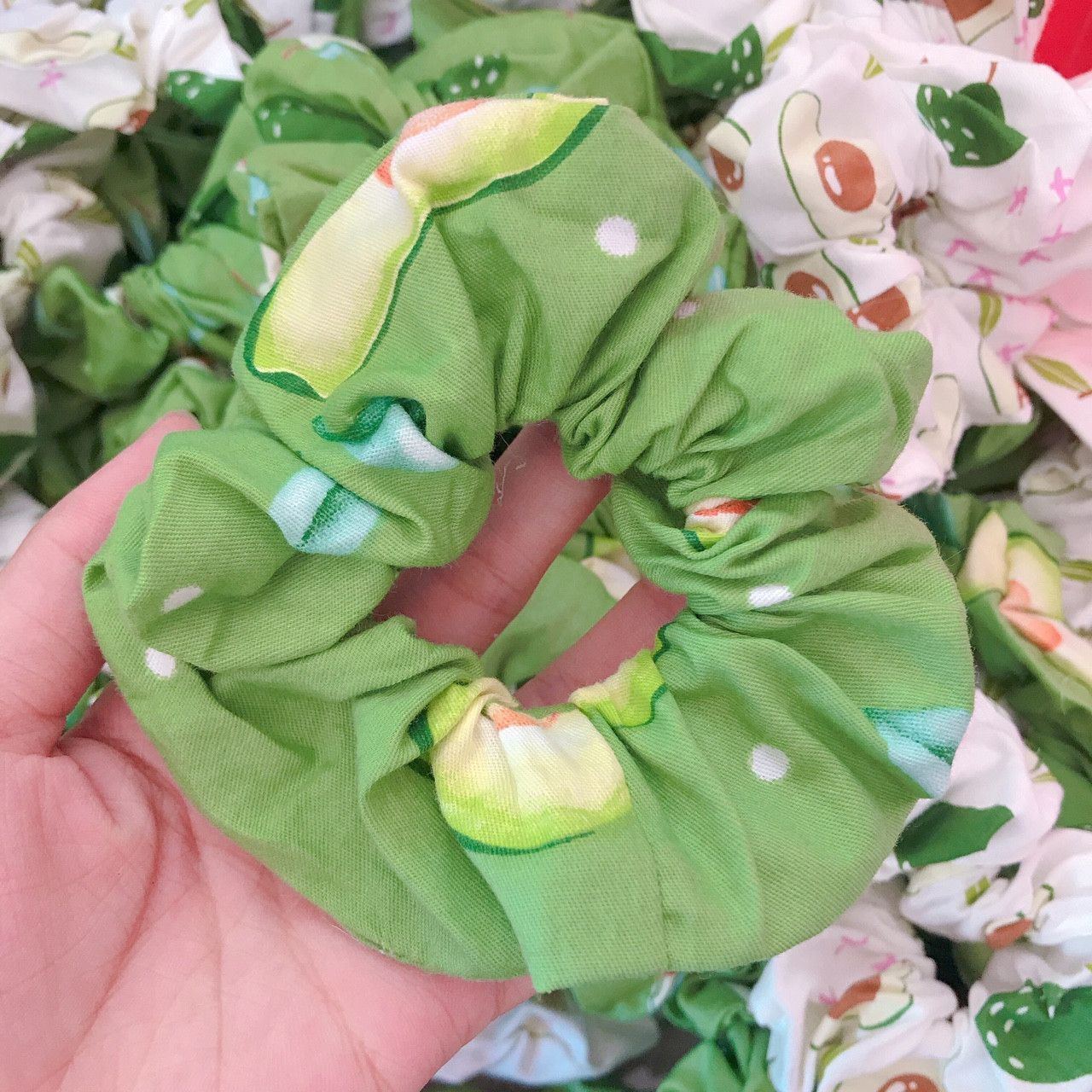 CỘT TÓC CRUNCHIES MẪU TRÁI BƠ