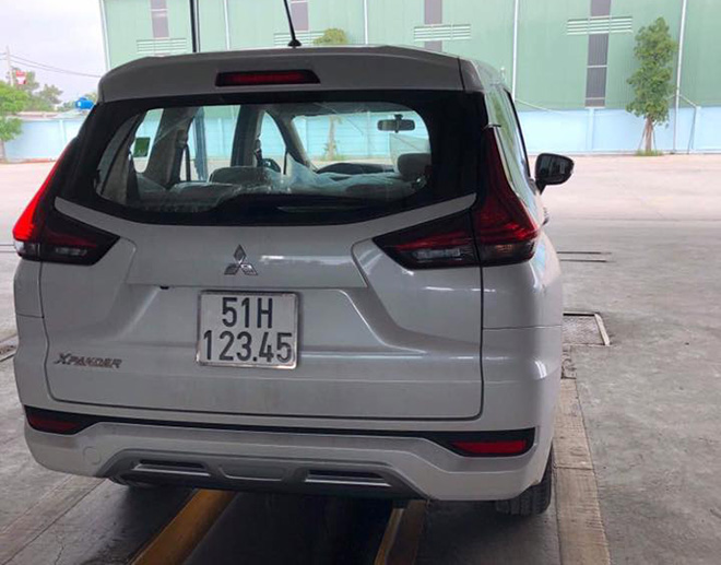 Lót cốp sau Xpander Nhựa dẻo