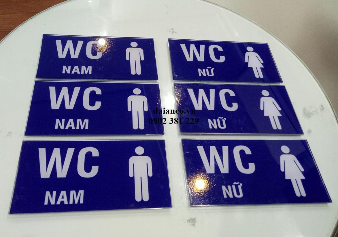 Biển báo chỉ dẫn Toilet, WC Nam - Nữ 10 * 20cm nền xanh