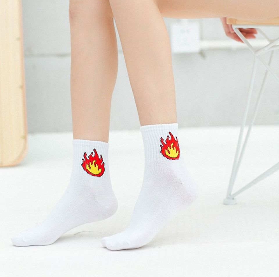 [Hoàn Tiền 15%] Vớ Tất Ngọn Lửa Đen Trắng Nam Nữ Unisex
