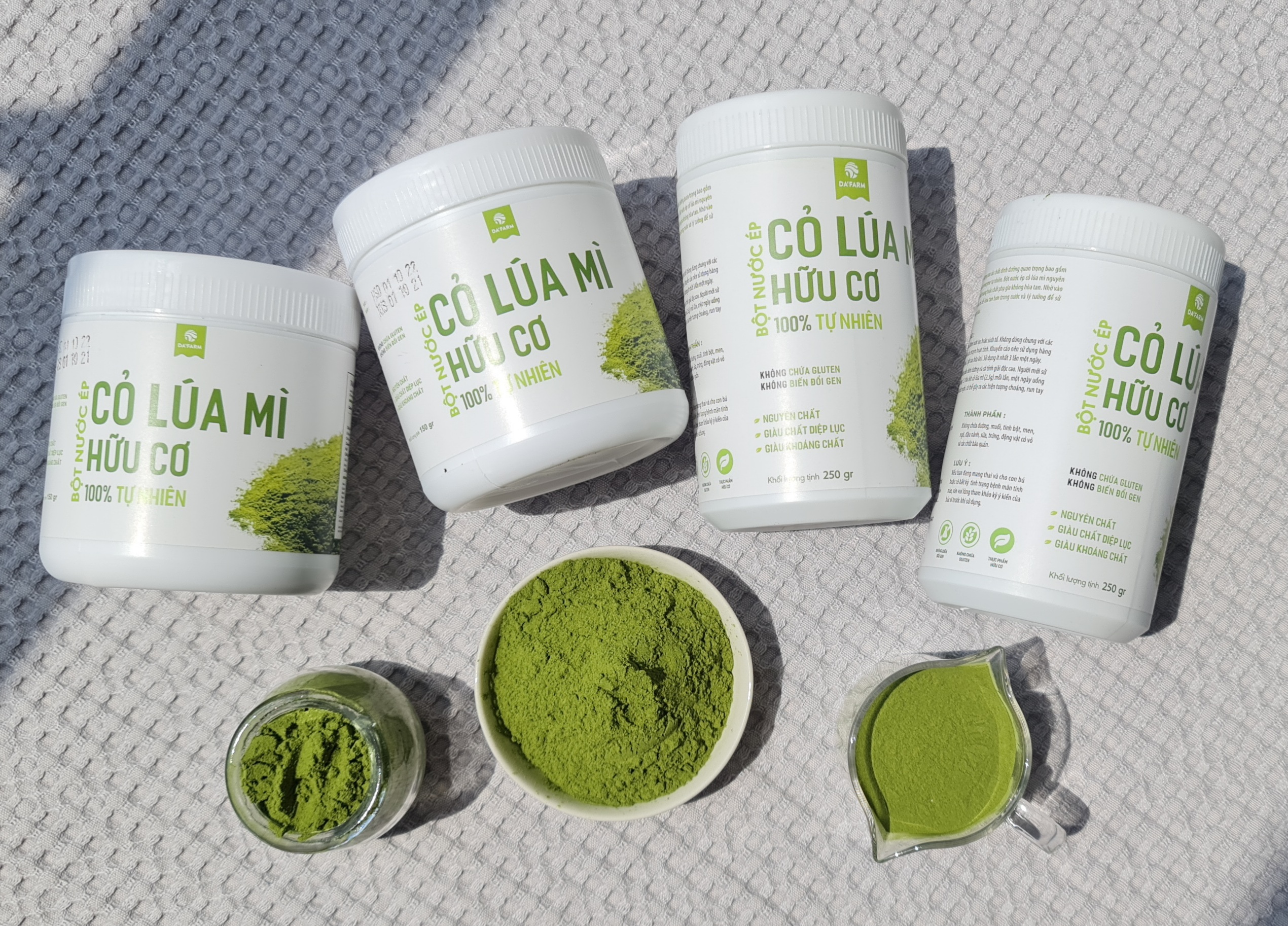 BỘT CỎ LÚA MÌ HỮU CƠ DA'FARM (150gram)