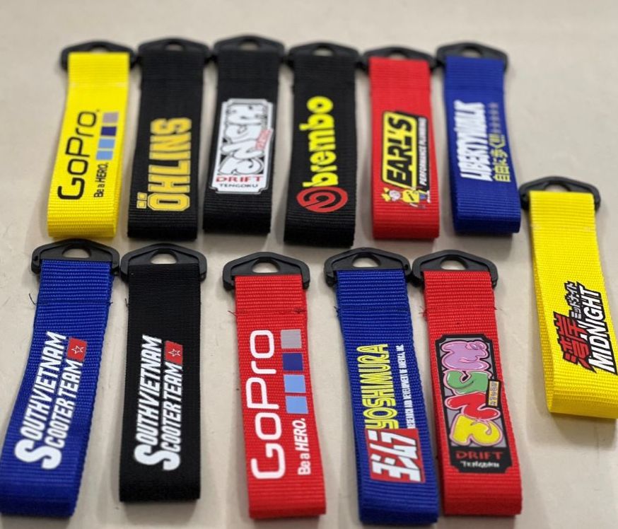 Dây Móc Kéo Trang Trí In chữ Nhiều mẫu hình cho xe máy xe hơi yên xe máy...Shop Giao Mẫu Ngẫu Nhiên Nha
