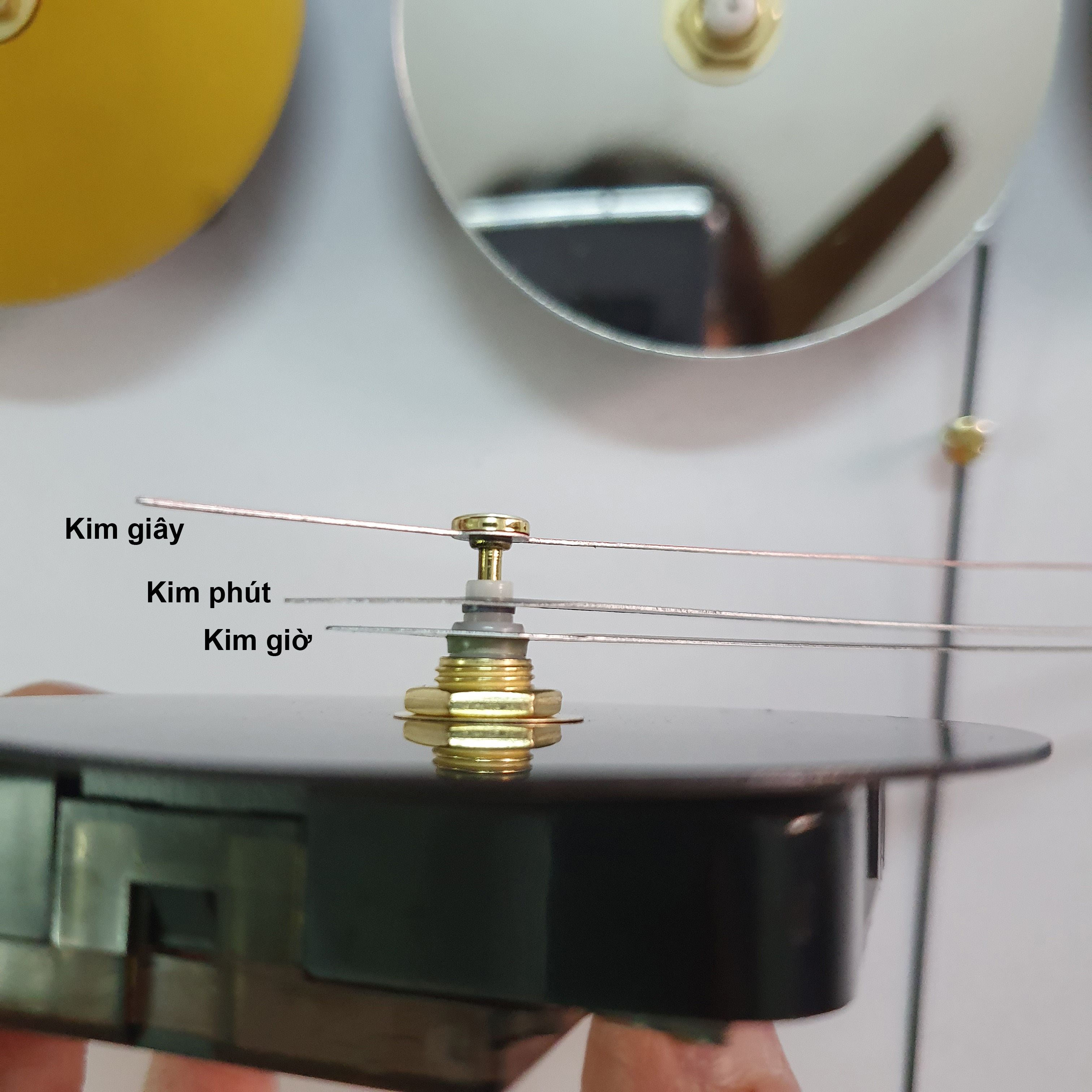 Đồng hồ DIY dán tường chữ số la mã