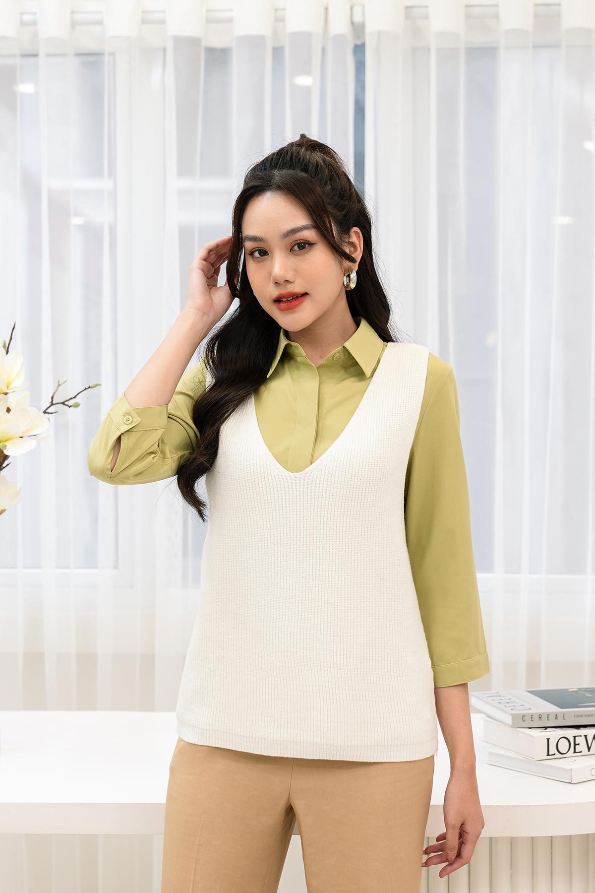 Áo len nữ dáng gile cổ tim basic LAMER L61W22T033