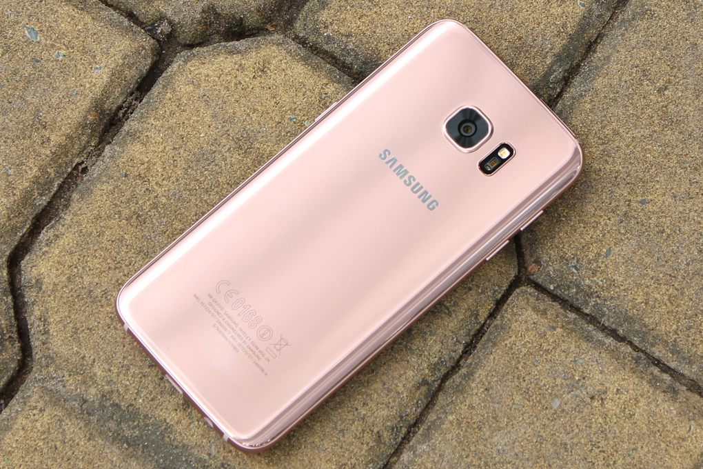 Chiêm ngưỡng vẻ đẹp của Galaxy S7 ngày đó và bây giờ với Android 70 Nougat