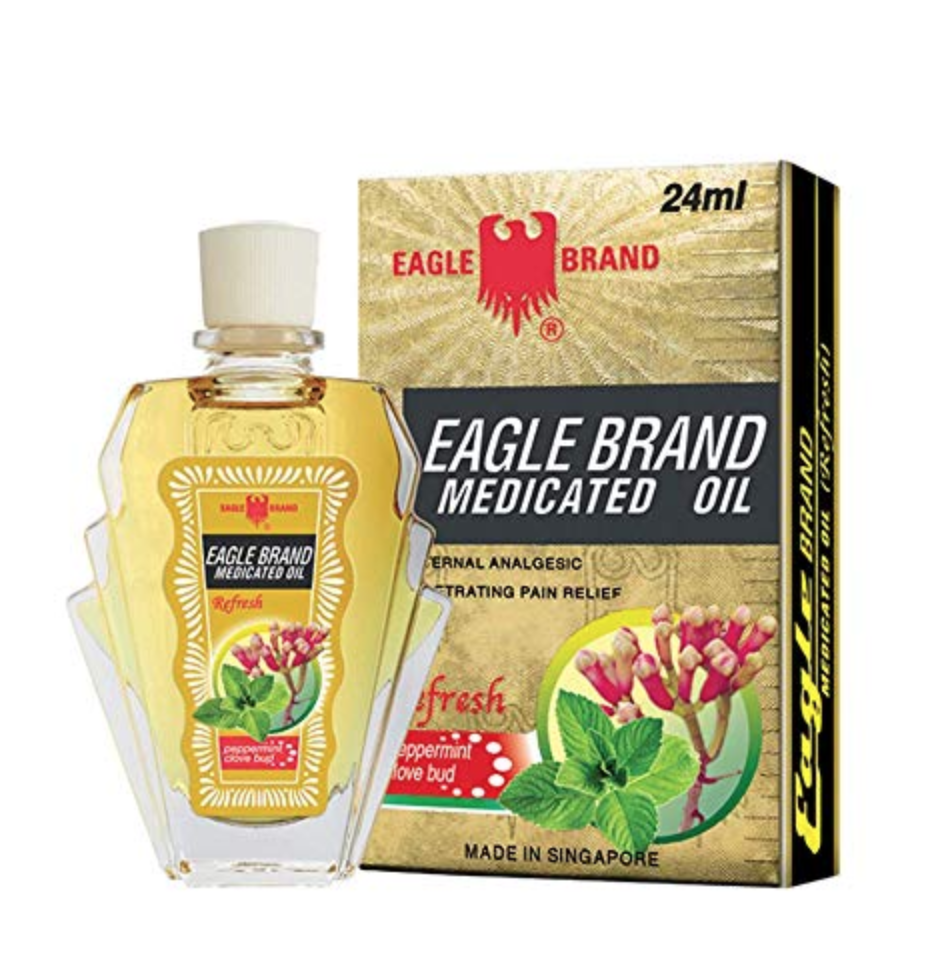 Dầu gió vàng hiệu con Ó Eagle Brand Medicaled Oil với nụ đinh hương - 24ml