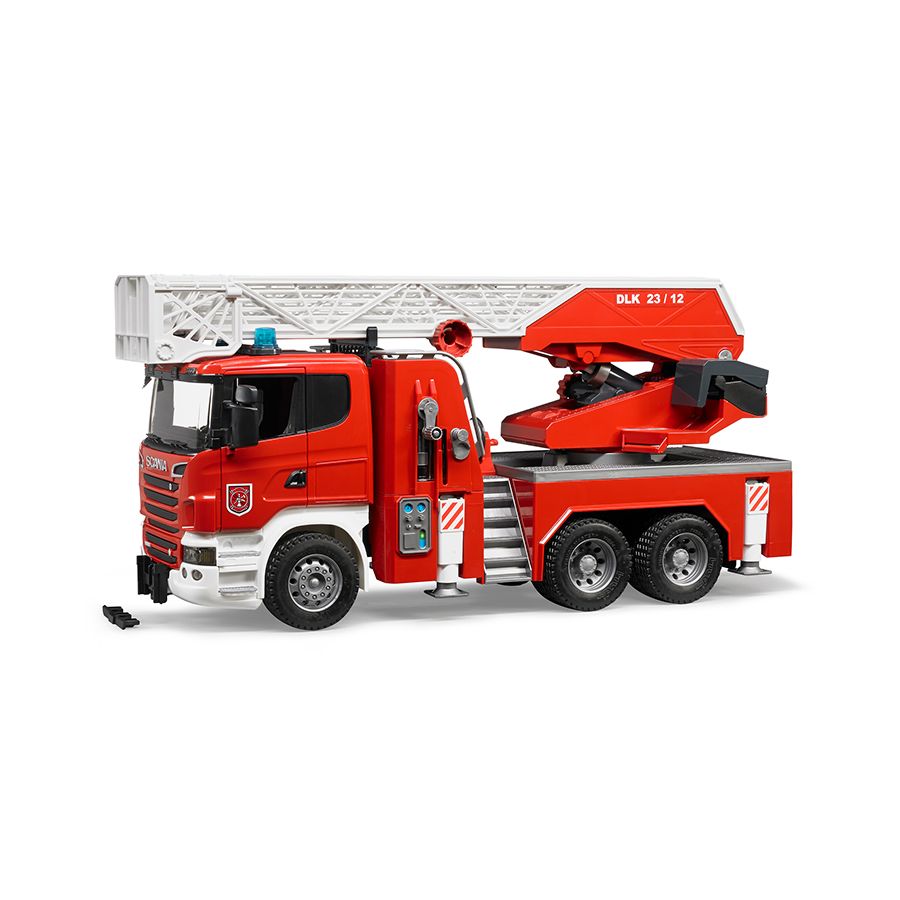 Đồ chơi xe đua điều khiển Macqueen