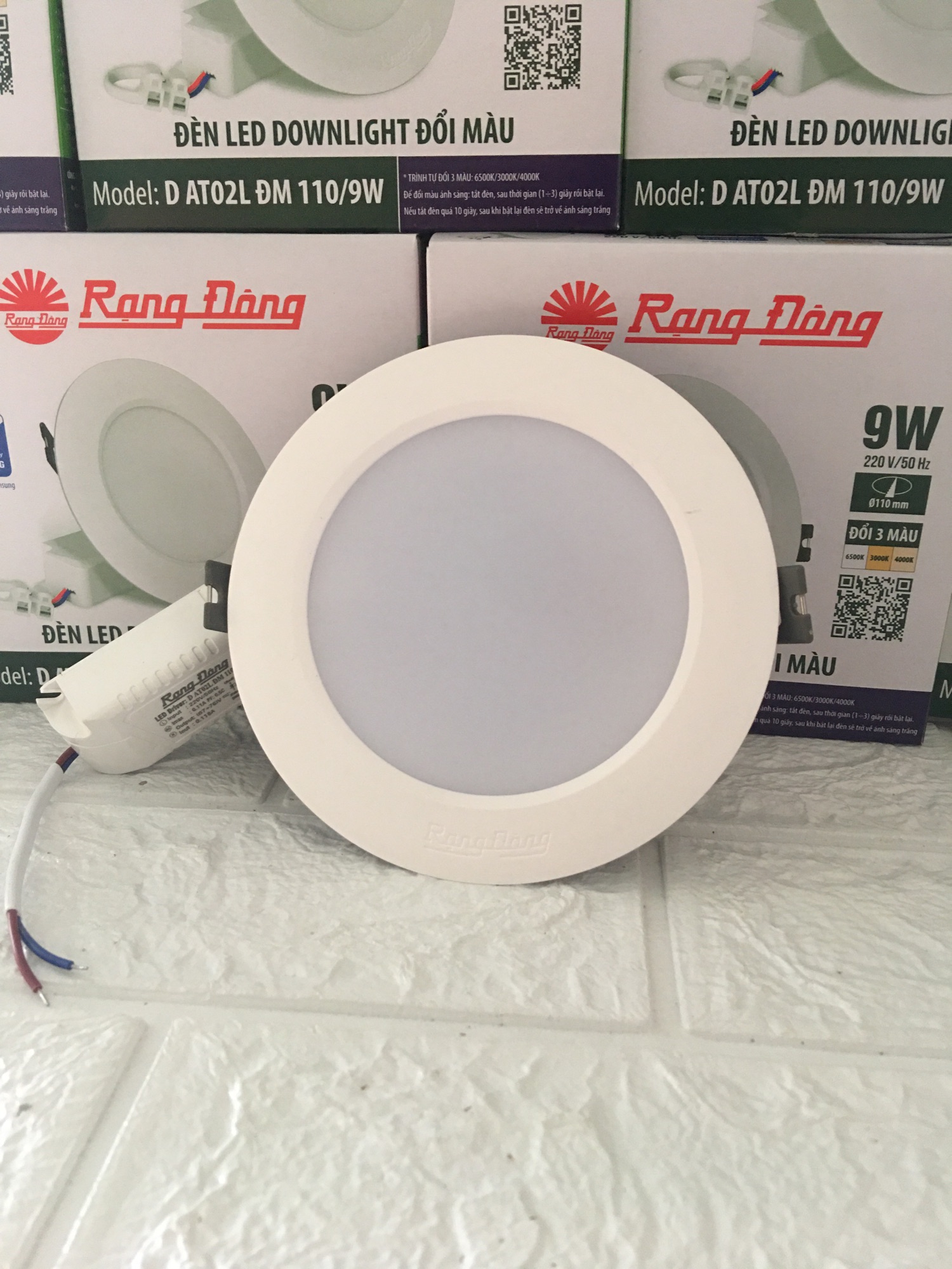 Đèn led âm trần rạng đông 9w đổi màu