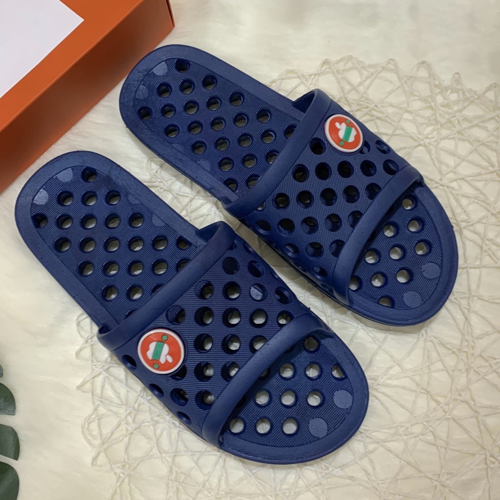 Dép táo dạng lỗ xanh lam