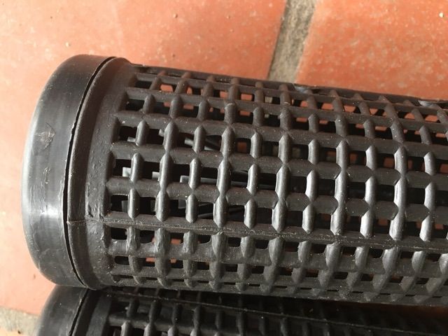 2 ống bẫy lươn chất liệu nhựa