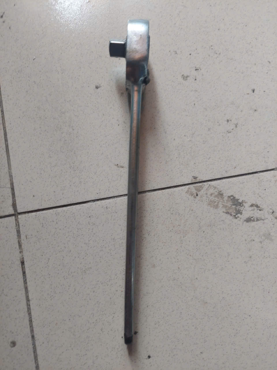 Cần siết mở tự động 1/2 hàng bãi nhật