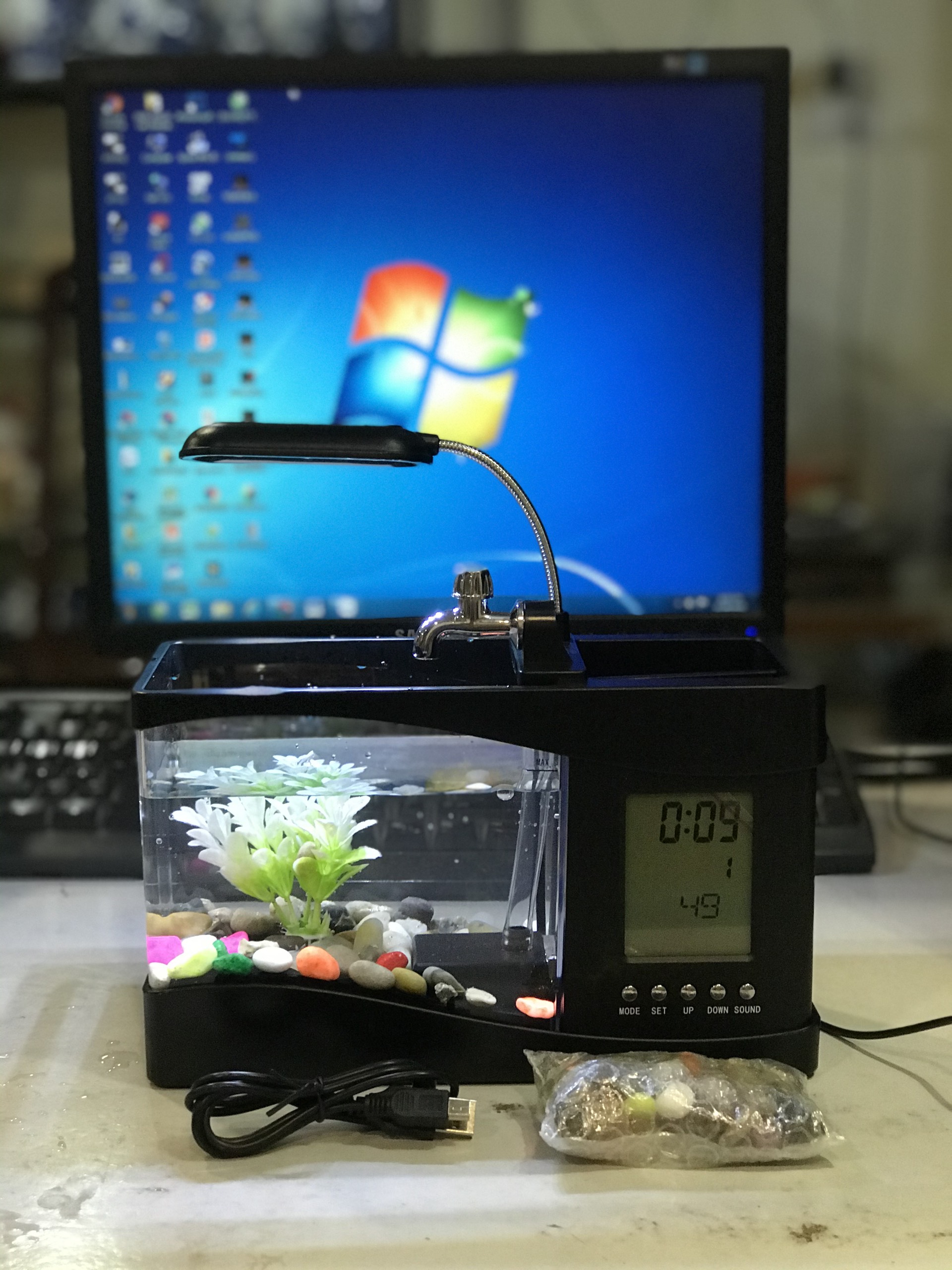 Bể Cá Mini Hồ Thuỷ Sinh Để Bàn [Đồng Hồ Đèn Bàn Sỏi Cây Trang Trí]