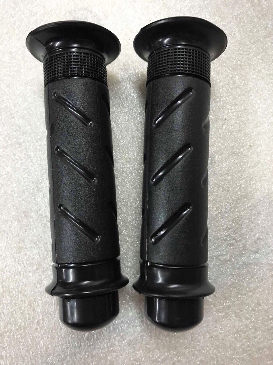 Black handle bar end grips for many types of cars good