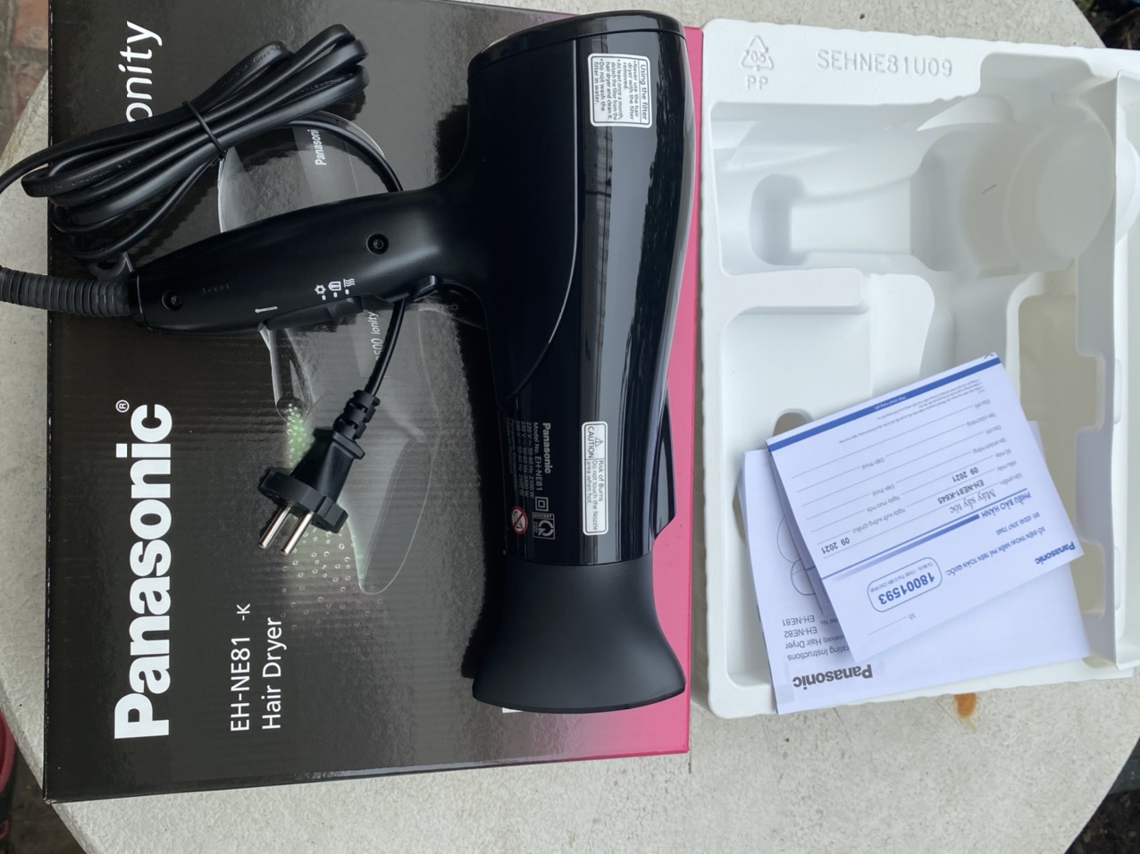 Máy Sấy Tóc Panasonic EH-NE81-K645- Hàng chính hãng