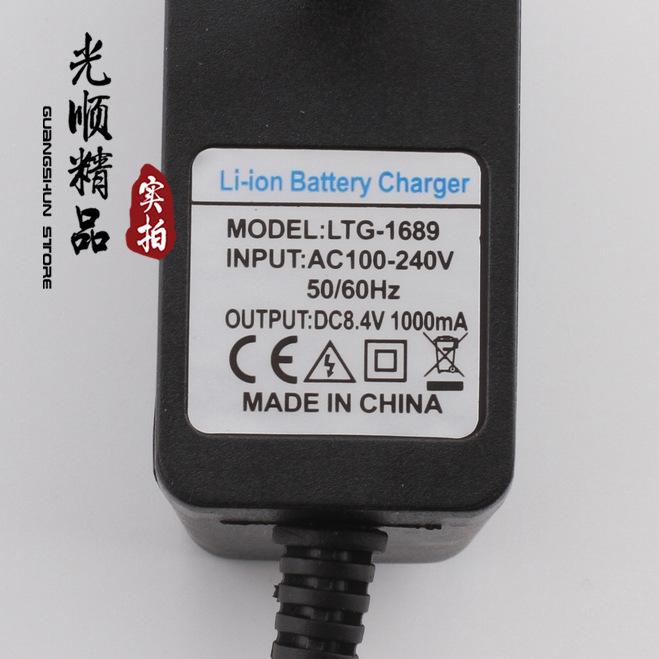 Sạc pin 2S 8.4V có đèn báo đầy,báo sạc (0.5A - 1A)