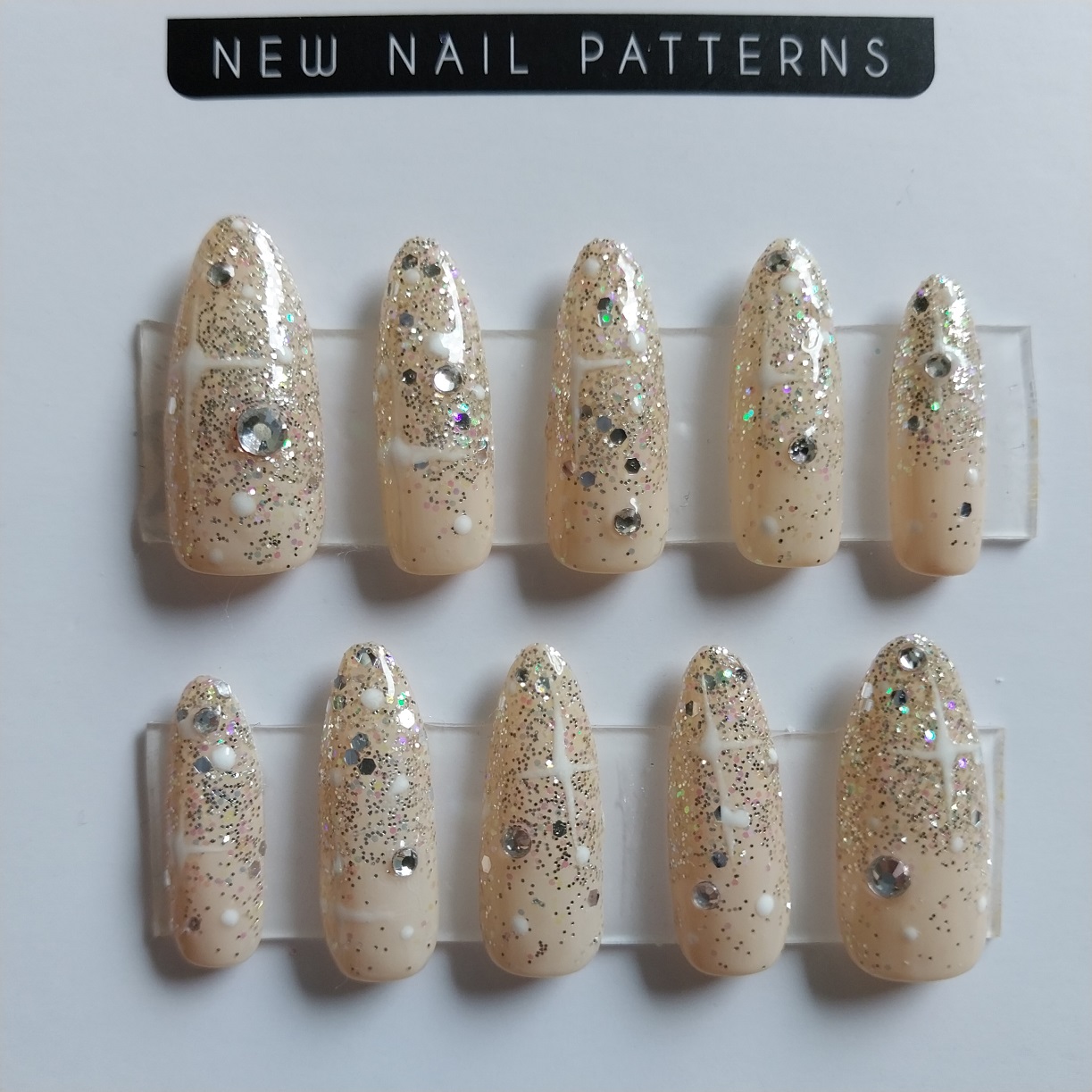 Nail box thiết kế phong cách Hàn Quốc bling bling