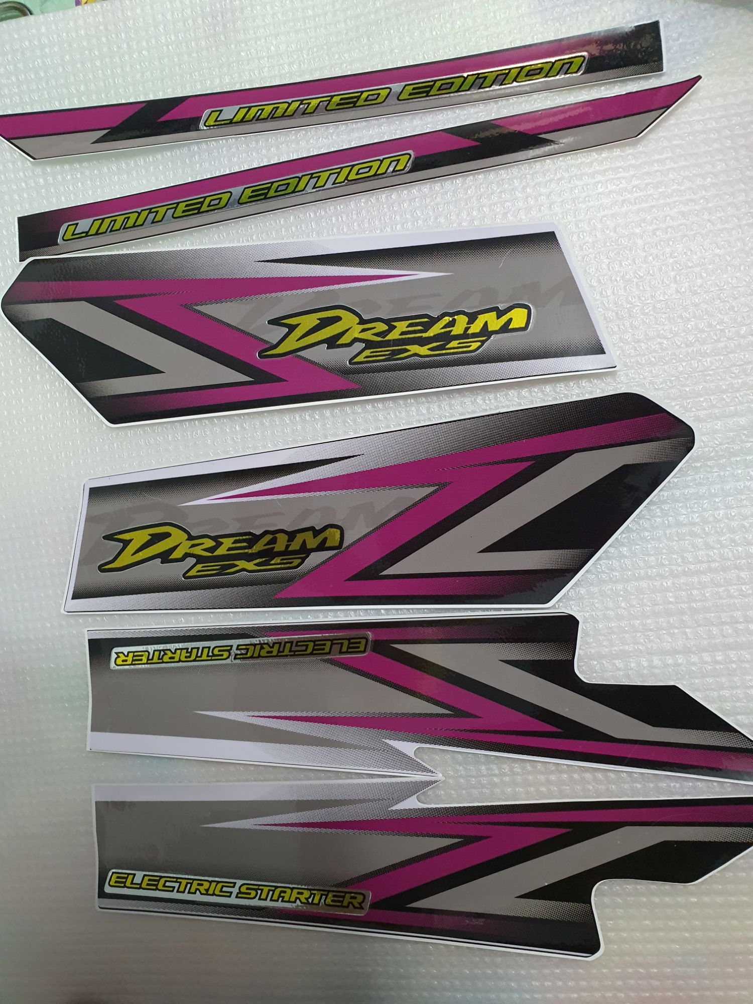Tem Z hồng dán xe Dream