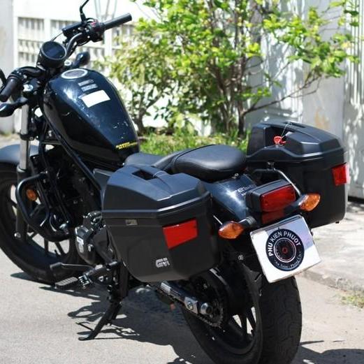 Thùng hông Givi E22N dành cho nhiều loại xe