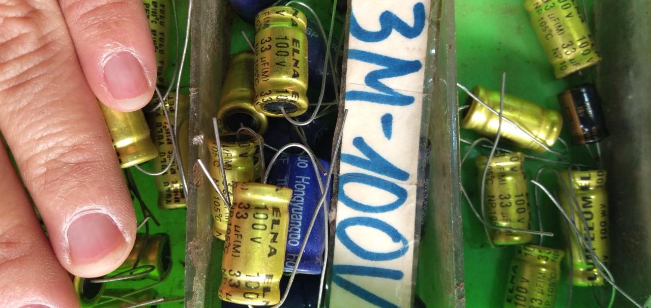 10 Tụ loa 2 đầu 33uf 100v