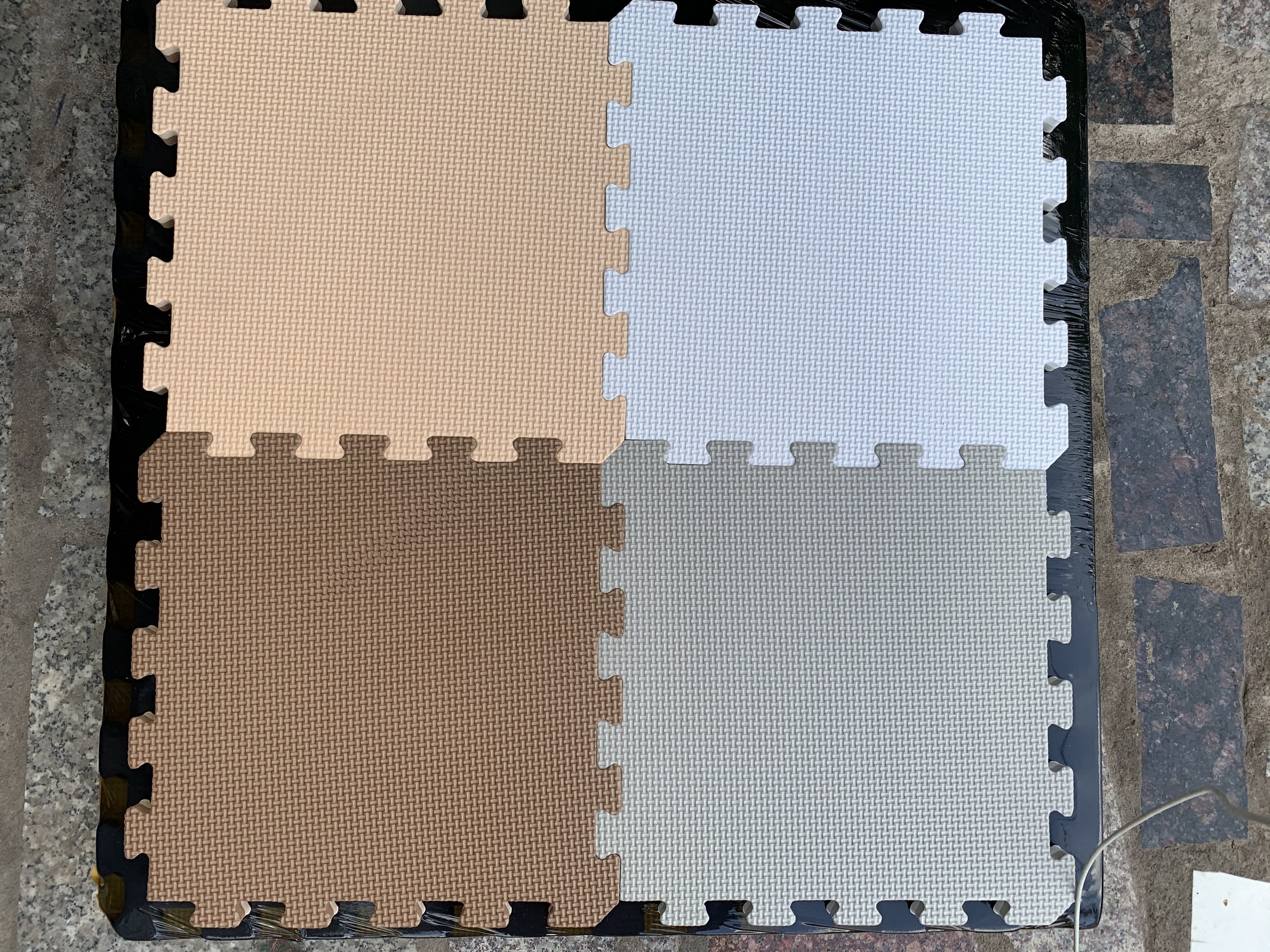 Thảm xốp lót sàn 30*30 dày 2cm.