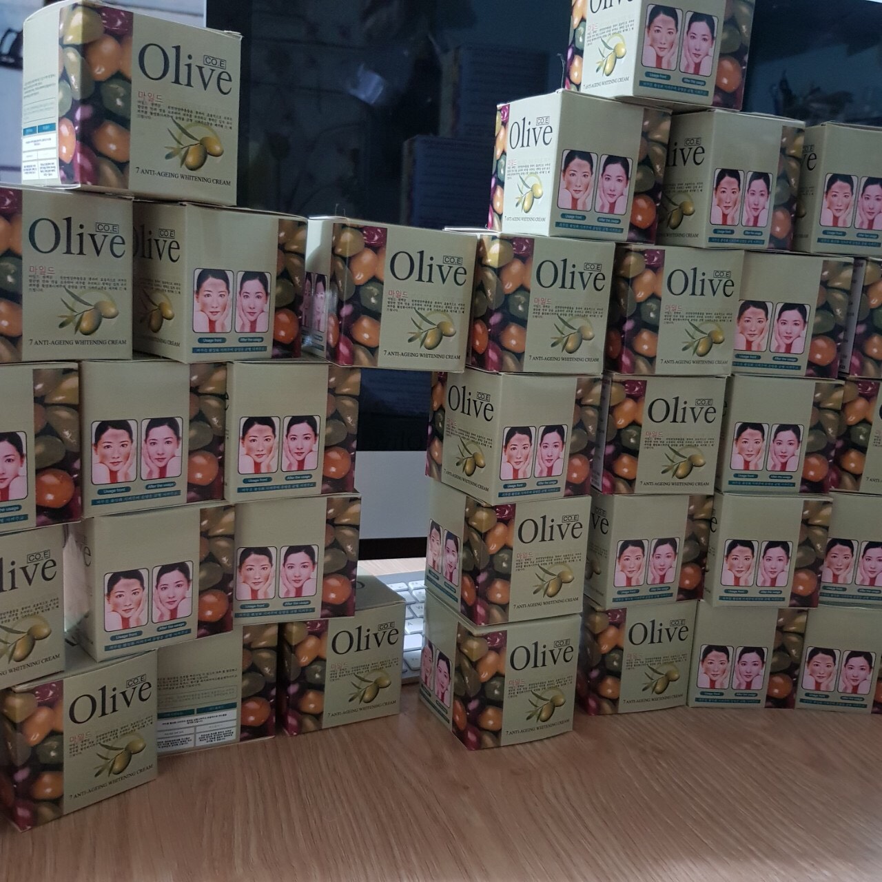 [New Version] Kem Làm Mờ Nám Trắng Da Olive Korea
