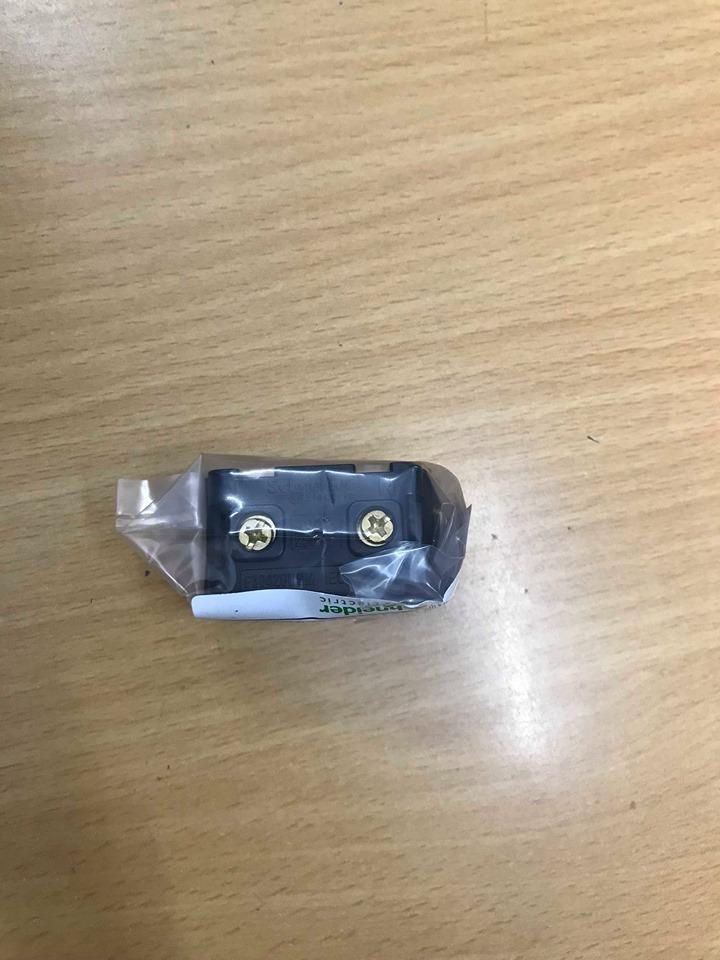 Ổ cắm 2 chấu- Size S flexi schneider