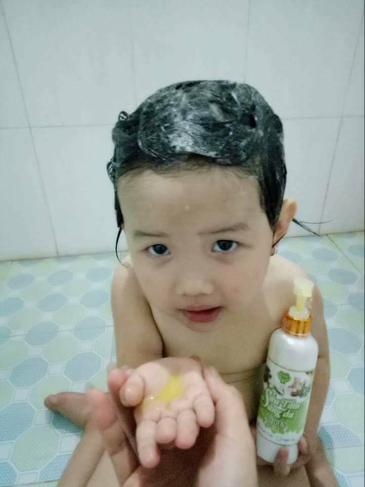 [HCM]SỮA TẮM SÁNG DA MẸ KEN- Chai 500ml