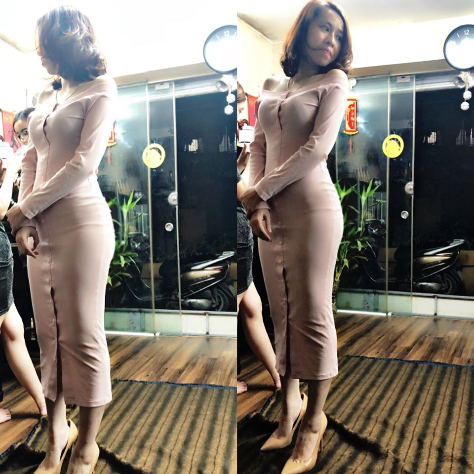 váy khuy trễ vai