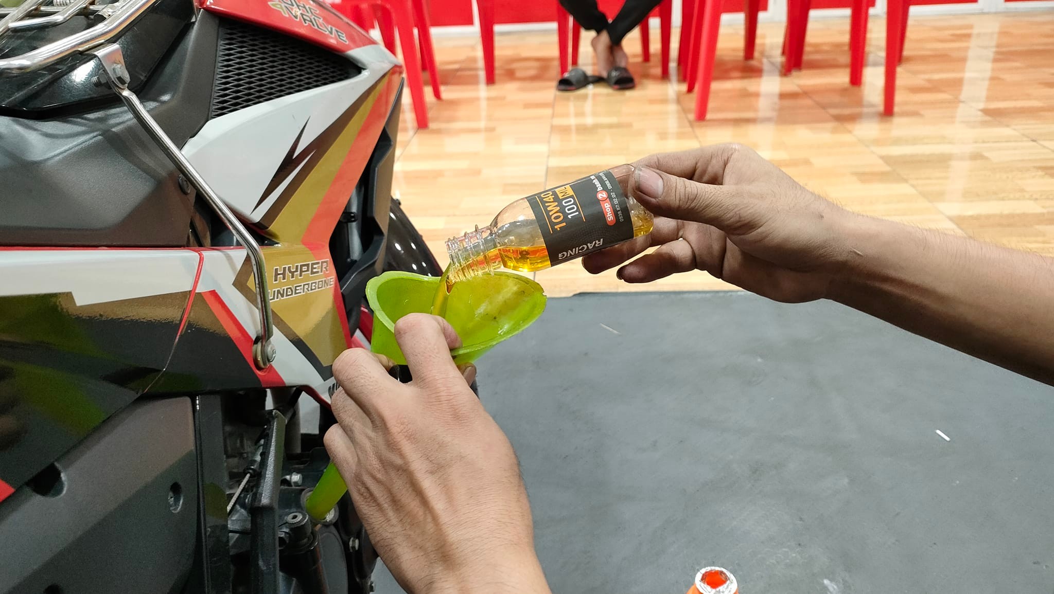 Nhớt Repsol Racing 10W40 chiết lẻ 100ml