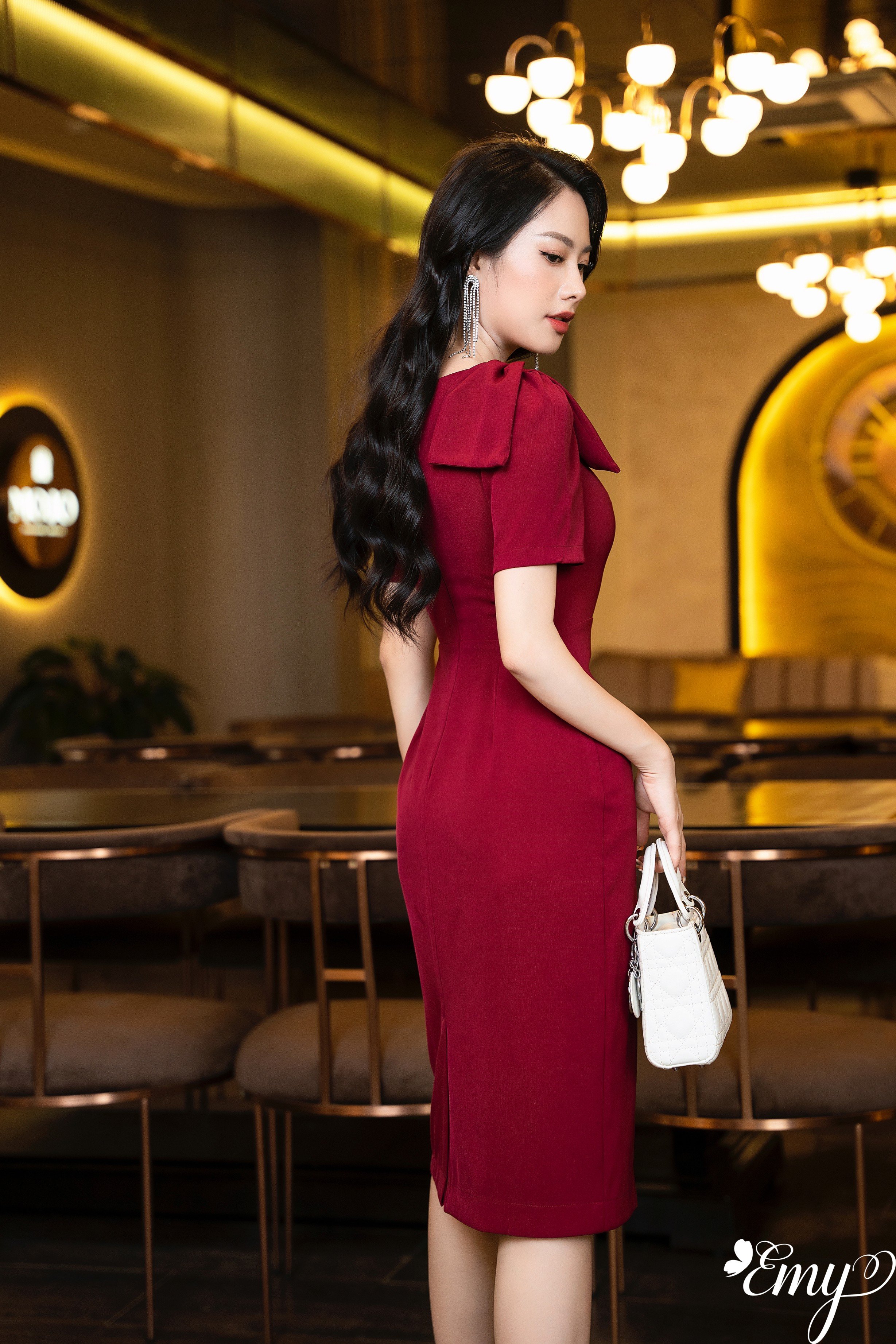 Đầm EMY EM6878 Body Đỏ Cổ Lệch Kết Hạt